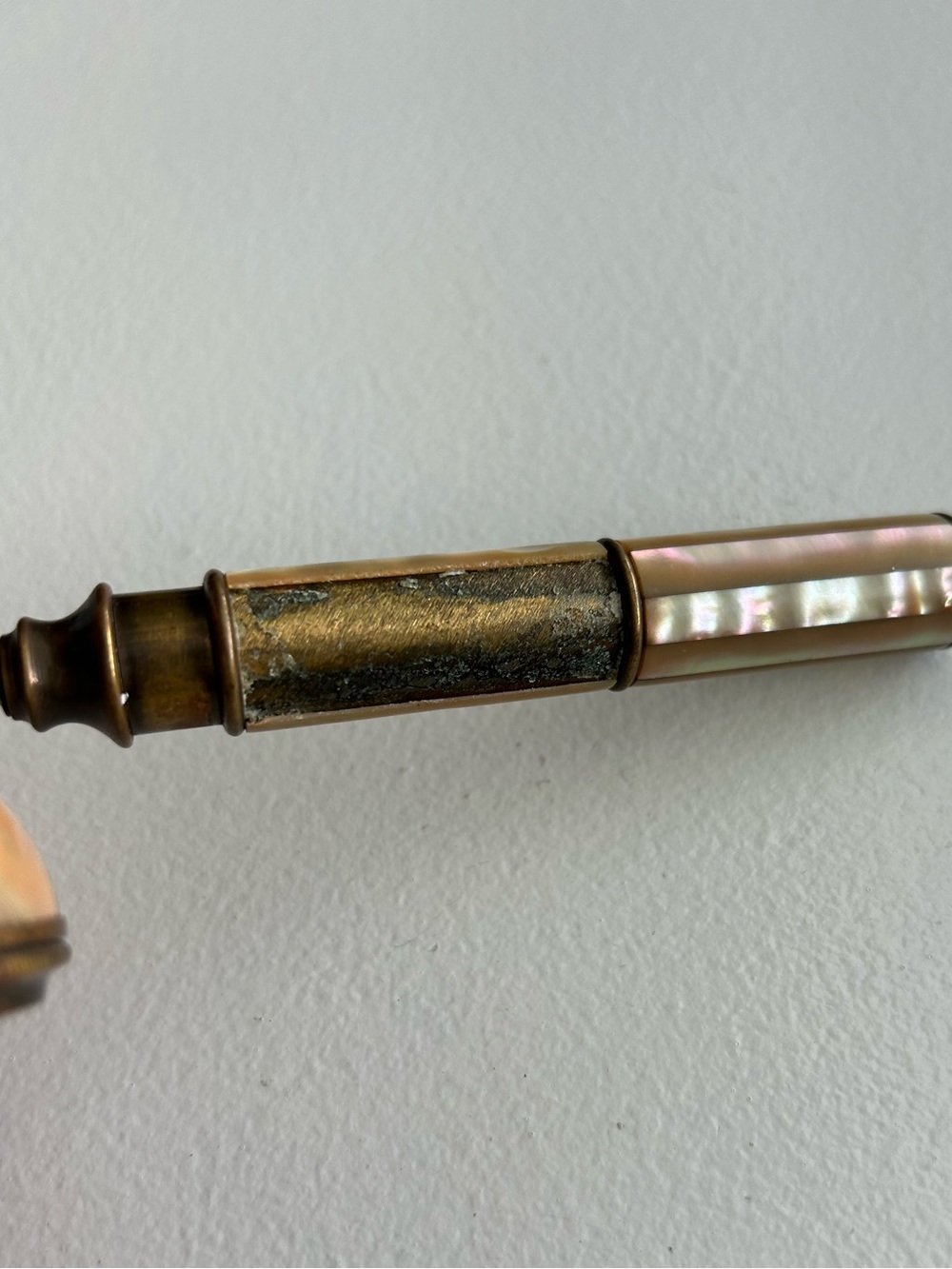 Antique Chevalier Paris Mother of Pearl Opera Glasses with Lorgnette Handle - Picture 4 of 15
